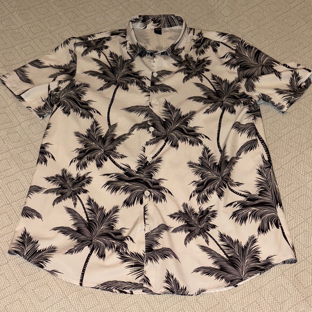Men's Black & White Palm-Print Short Sleeve Button-Up Shirt